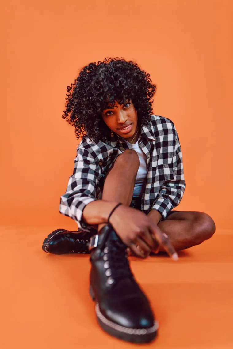 Kinky curly hair